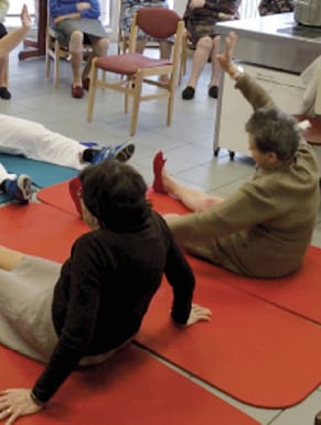 Le relever du sol chez des patients présentant une démence de type Alzheimer