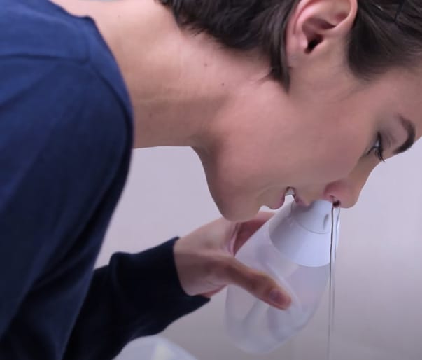 Lavage de nez chez l'adulte